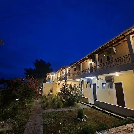 Alexandra 10 Apartment