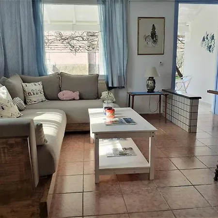 Sea Breeze Coastal House In Almyros Holiday home *