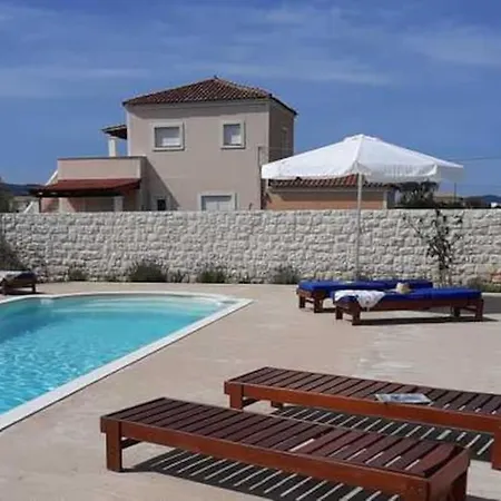 Sea Breeze Coastal House In Almyros Holiday home