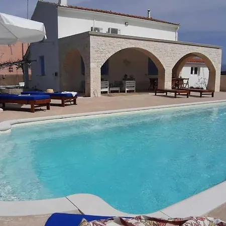 Sea Breeze Coastal House In Almyros *