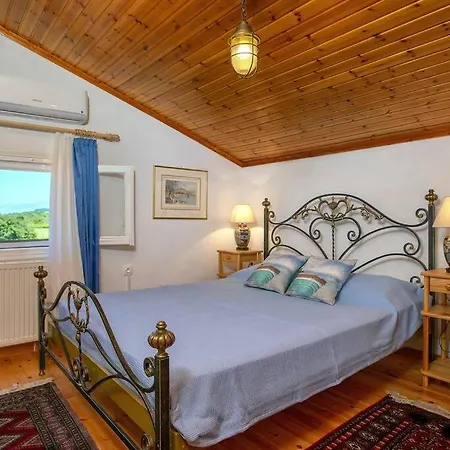 Sea Breeze Coastal House In Almyros Holiday home *