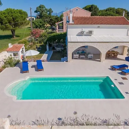 Sea Breeze Coastal House In Almyros *