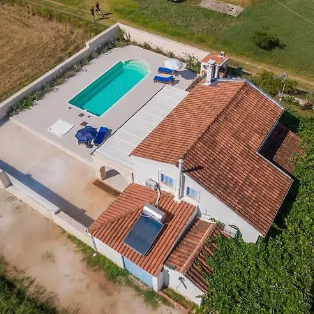 Sea Breeze Coastal House In Almyros Holiday home