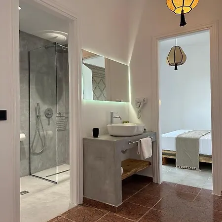 Armeno Aparthotel *