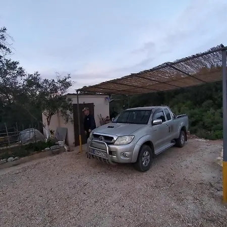 Stonemakers Hide Holiday home *