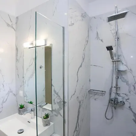 Kouros Apartment