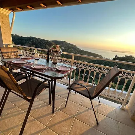Long View Villa *