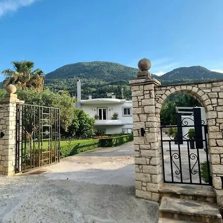 Luxvilla *