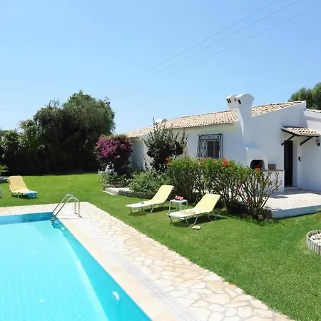 V&v * Almiros Beach