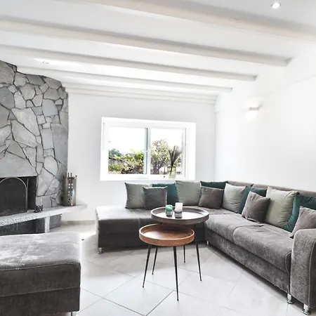Holiday home Moute House By Corfuescapes Agioi Douloi