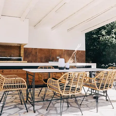 Holiday home Moute House By Corfuescapes