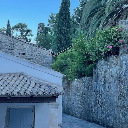 Traditional Roibis Holiday home Doukades