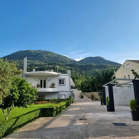 Luxvilla