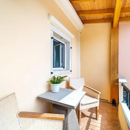 Apartment Junior With Garden View *
