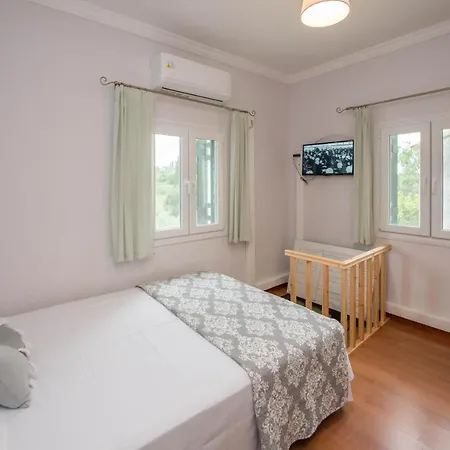 Holiday home Ivi Sfakera