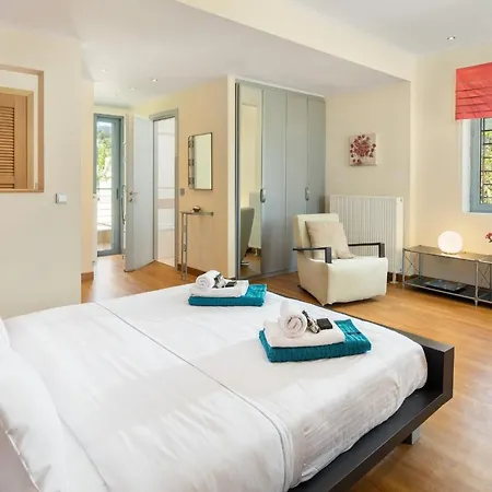 Serena, Eastern Corfu Villa