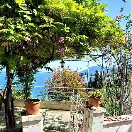 Apartment House Lana Perama (Corfu)