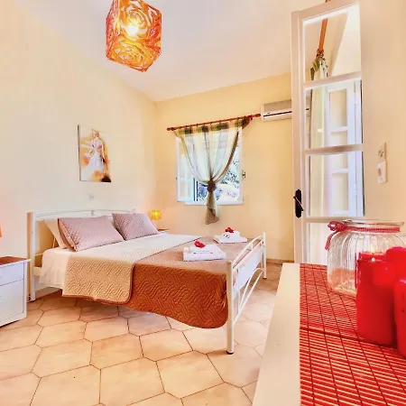 Thespina With Private Pool By Dadovillas Apraos