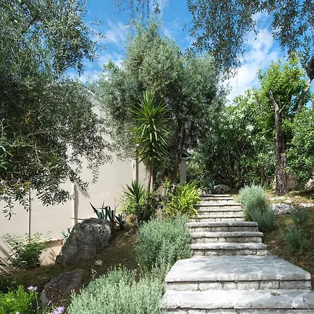Villa Lofos *