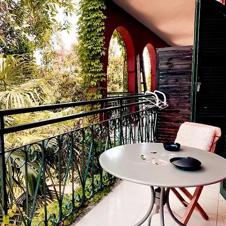 Lord Ape Club Guest house *