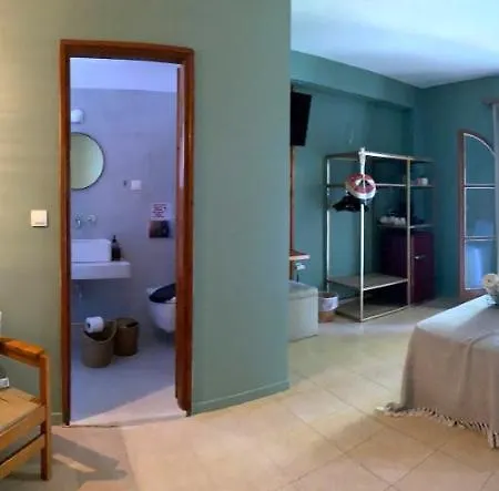Lord Ape Club Guest house Benitses (Corfu)