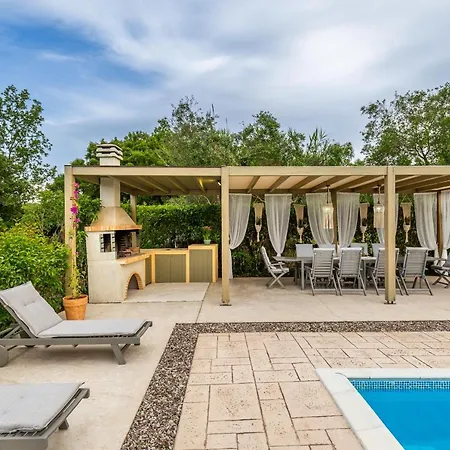 Villa Crystal Poulades