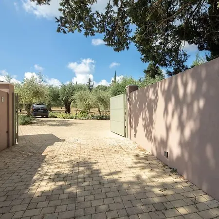 Villa Theolia *