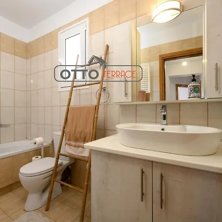 Otto Terrace Villa Kompitsion