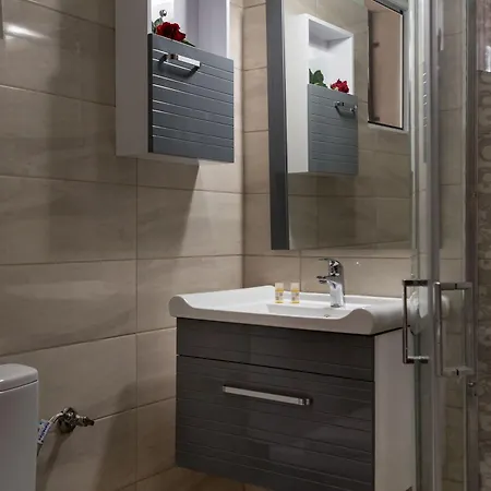 Eleni Hotel 2*