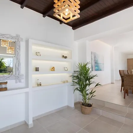 Villa Helena By Vintage Travel *