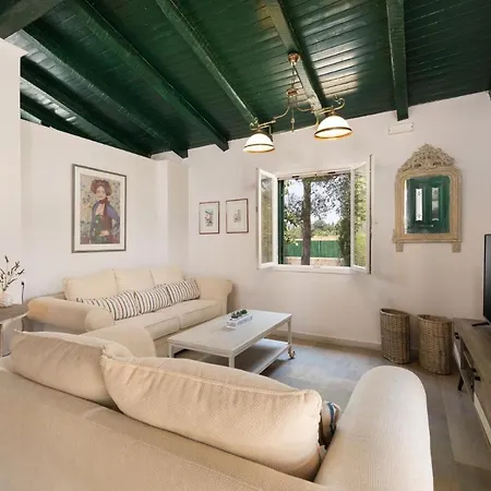Elissavet By Vintage Travel Villa