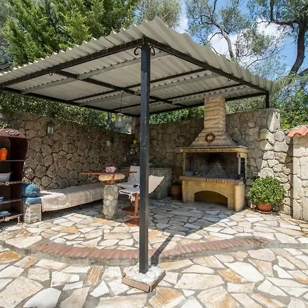 Aerino House Holiday home *