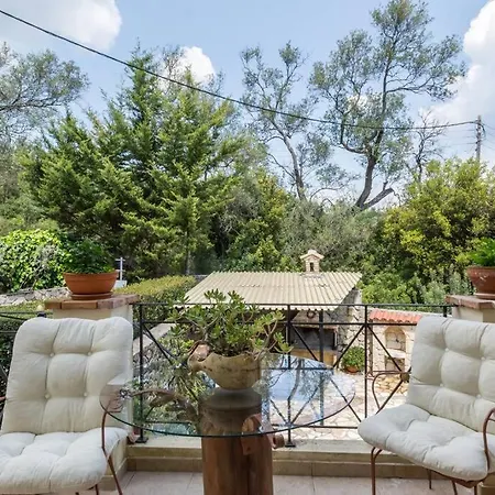 Holiday home Aerino House *