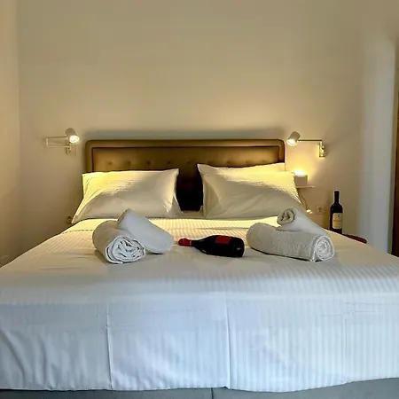 Apartment Travelers Luxury Suites, &