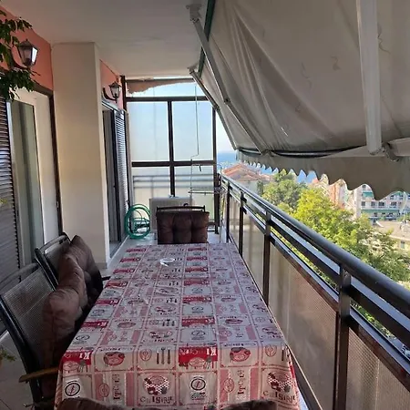 Bev - And Sea Views Penthouse Apartment