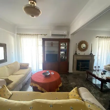 Bev - And Sea Views Penthouse Apartment