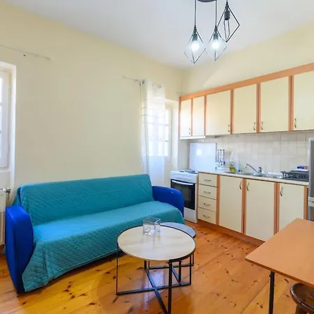 Mouragia Budget Places