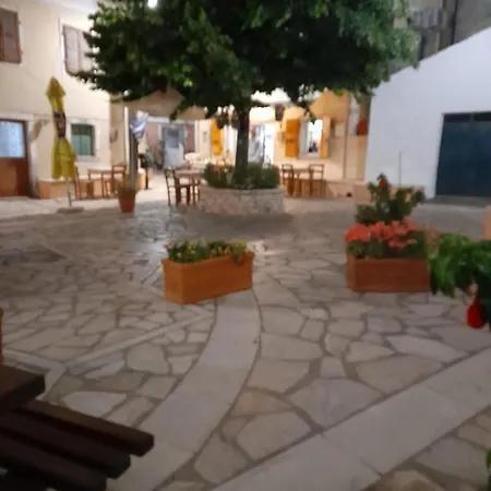 Holiday home Vagelis House -