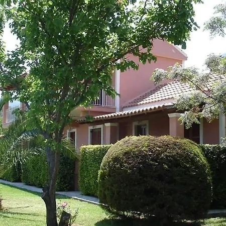 Hellens Village Aparthotel *