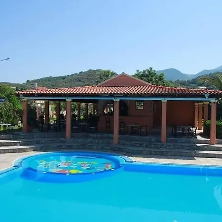 Aparthotel Hellens Village
