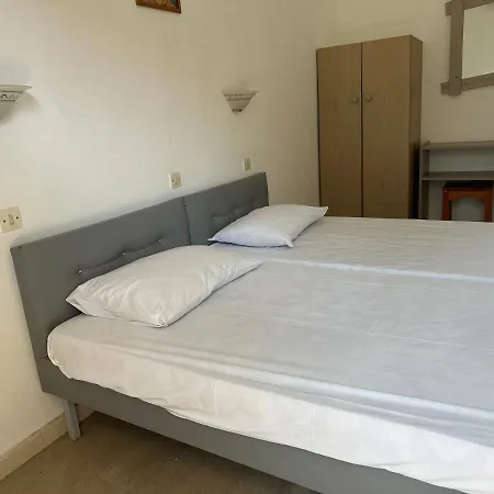 Guest house Full House Kavos