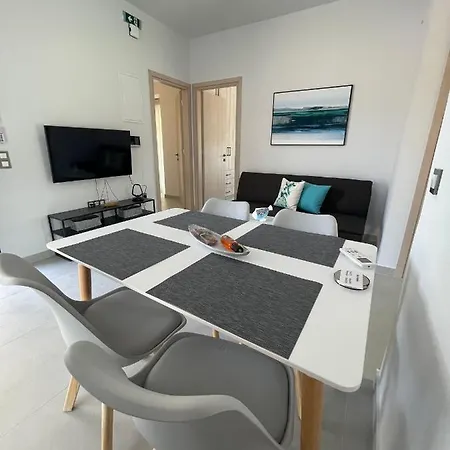 Rodelia Apartment *