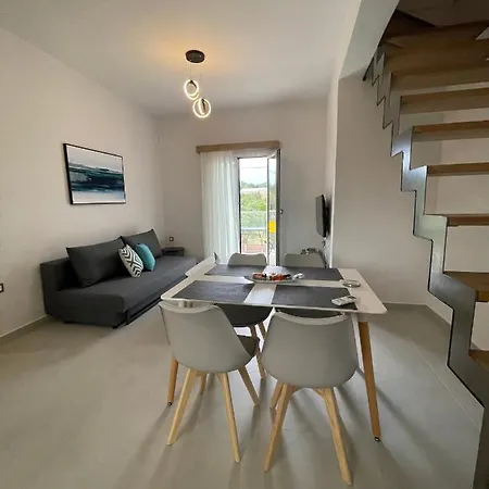 Rodelia Apartment *