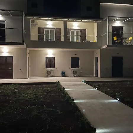 Rodelia Apartment *
