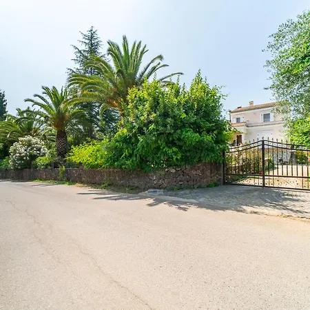 Holiday home Atalanti Gouvia