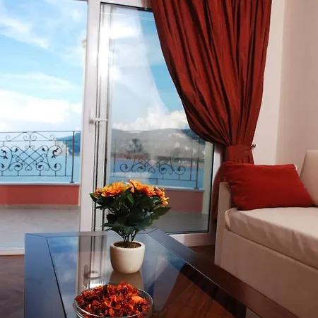 Romanza Villa *