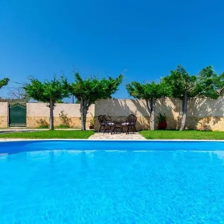Saia Villa *