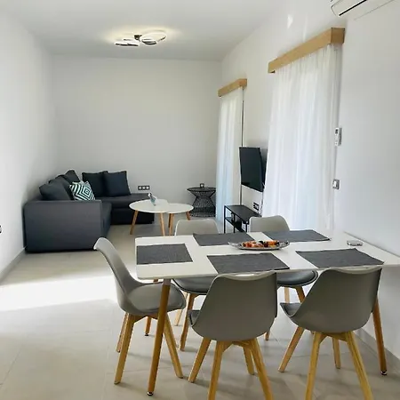 Apartment Rodelia 1 *