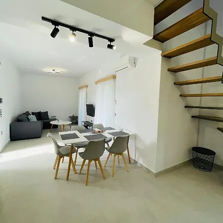 Rodelia 1 Apartment