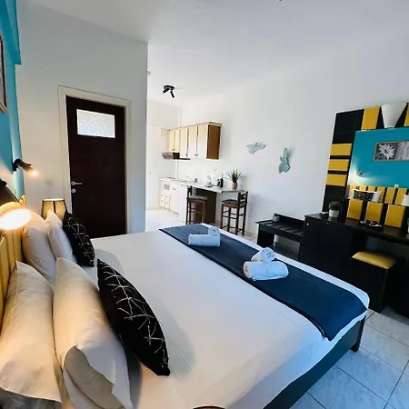 Marina Studios Aparthotel 2*